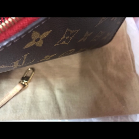 Louis Vuitton pouch only - Picture 7 of 9